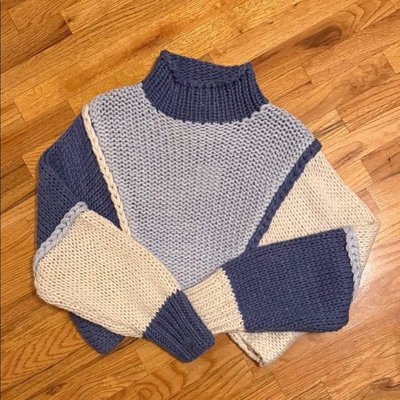 ✨NWT✨ Altar'd State Andy Colorblock Braid Sweater - Blue Multi - Picture 3 of 4